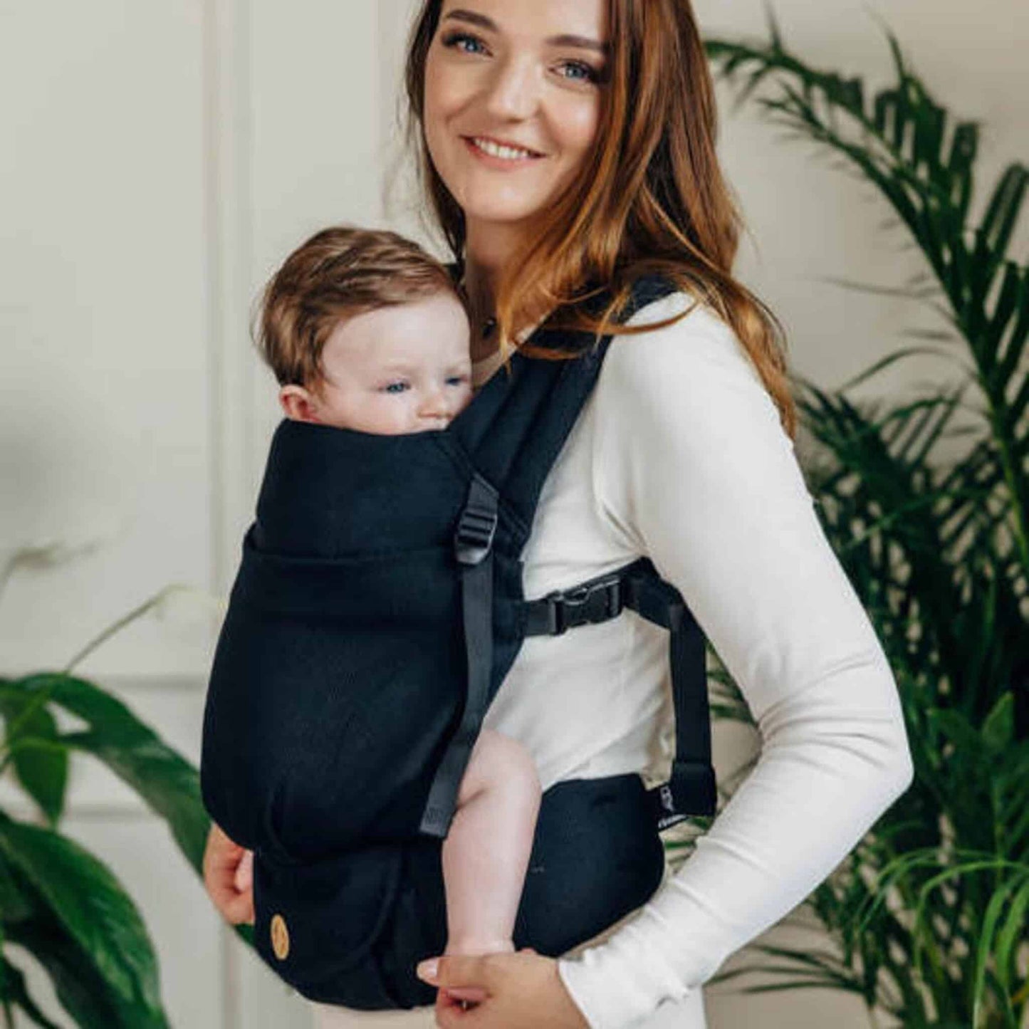 LennyLamb LennyLight Baby Carrier Herringbone Weave Ebony Black