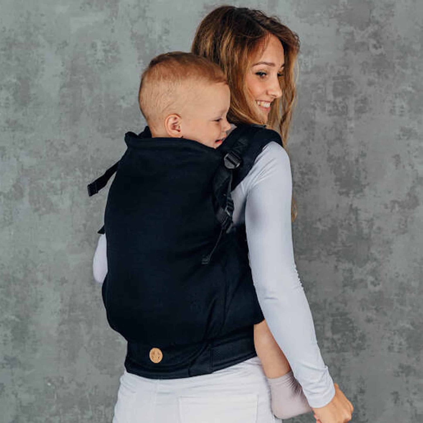 LennyLamb Preschool Carrier Herringbone Ebony Black Back