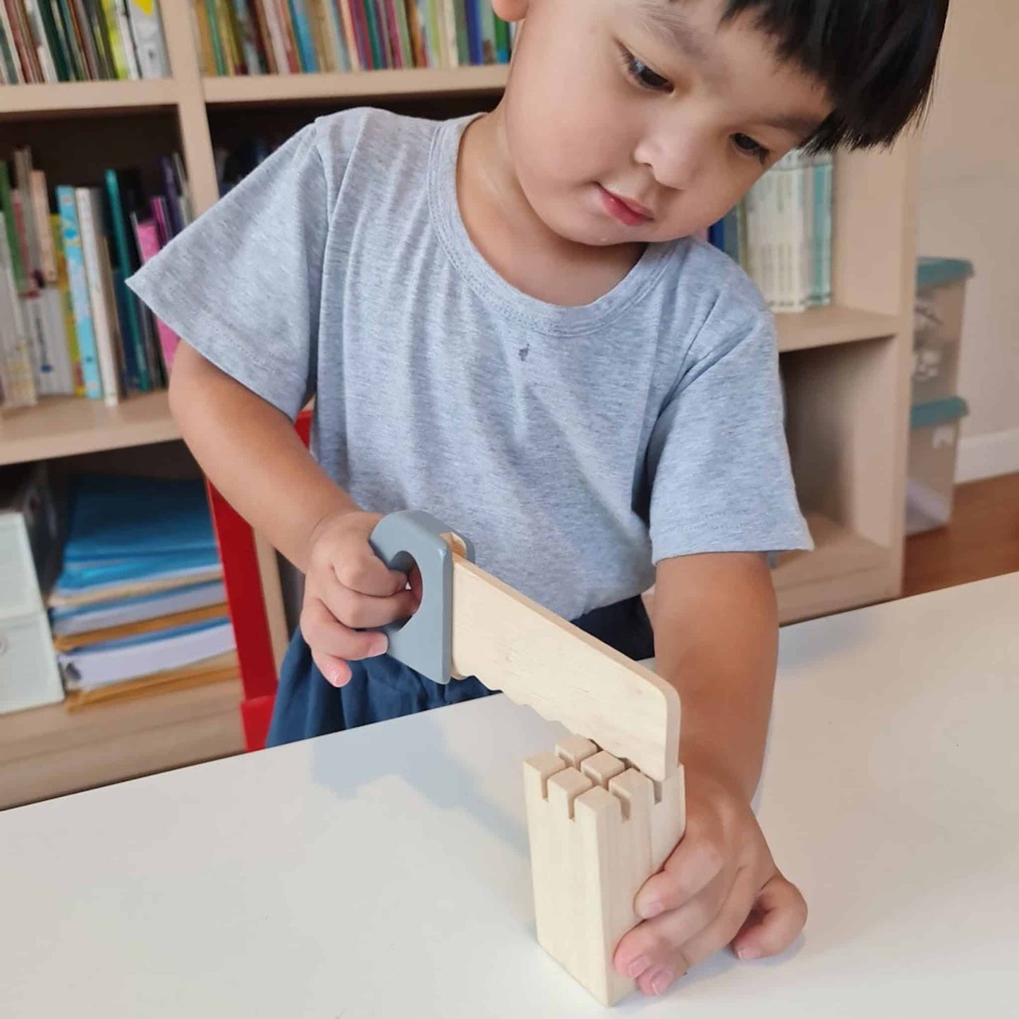 Plan Toys Handy Carpenter Set Sawing