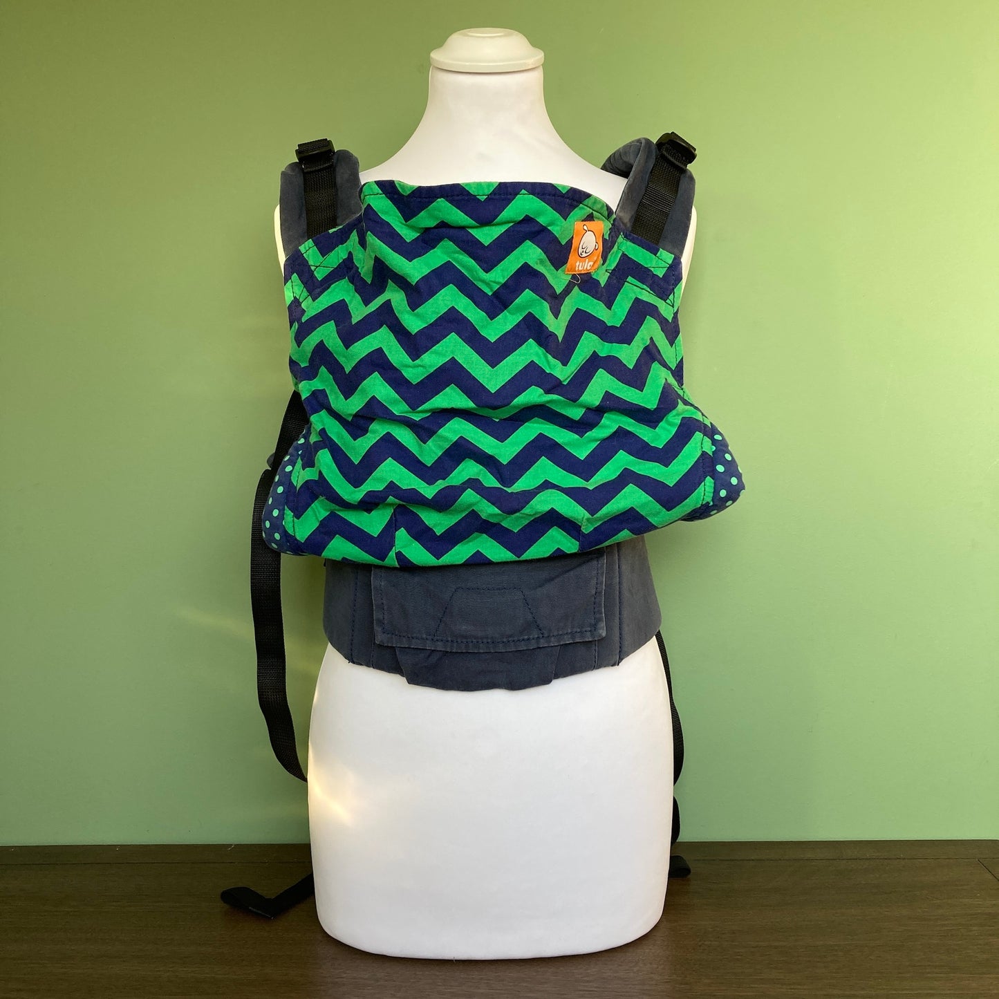 Tula Standard Green Chevron