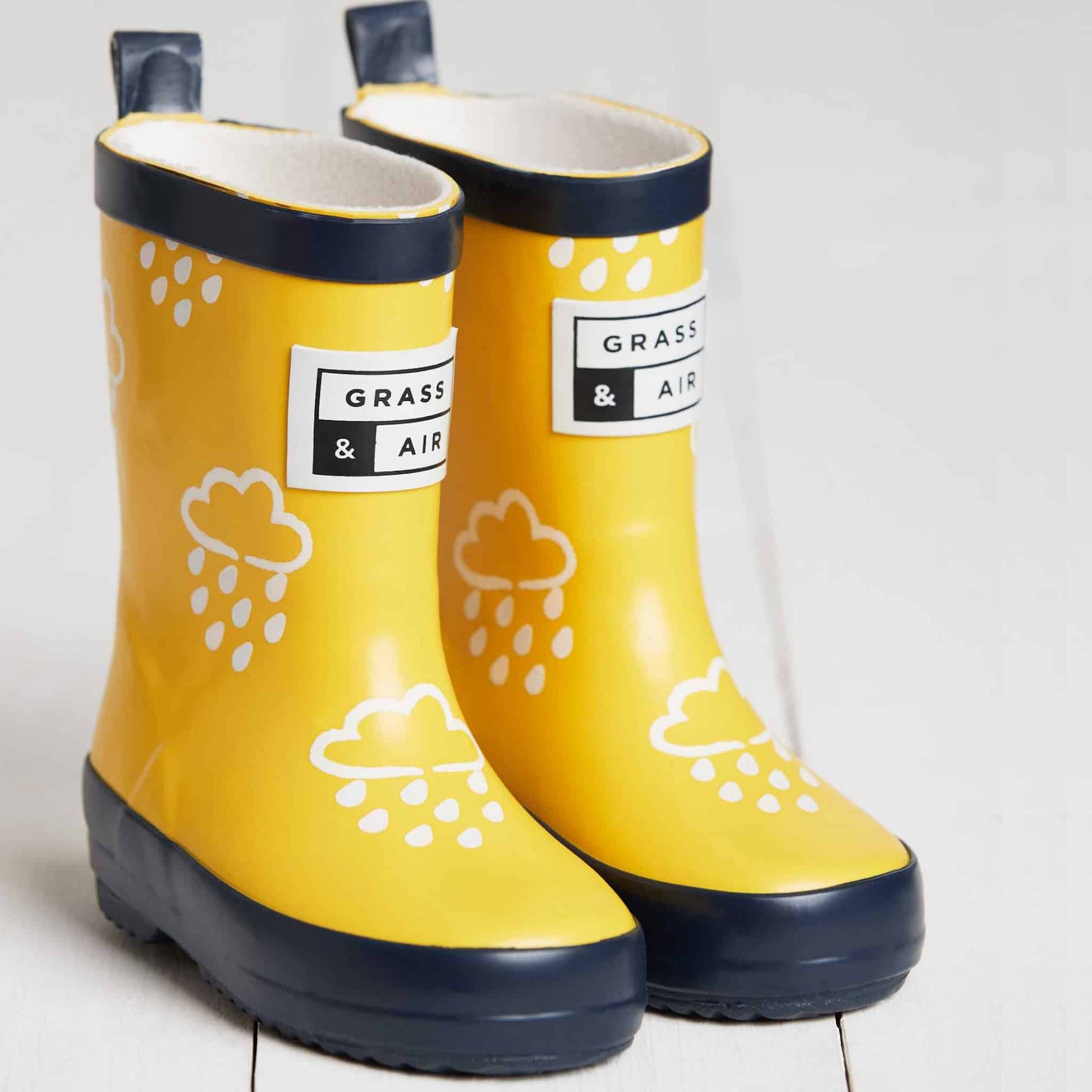 Grass and Air Yellow Colour Changing Wellies With Bag