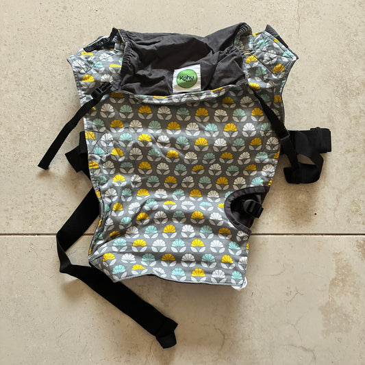 Ex Library Stock: KahuBaby - Baby Carrier Nesting Trees