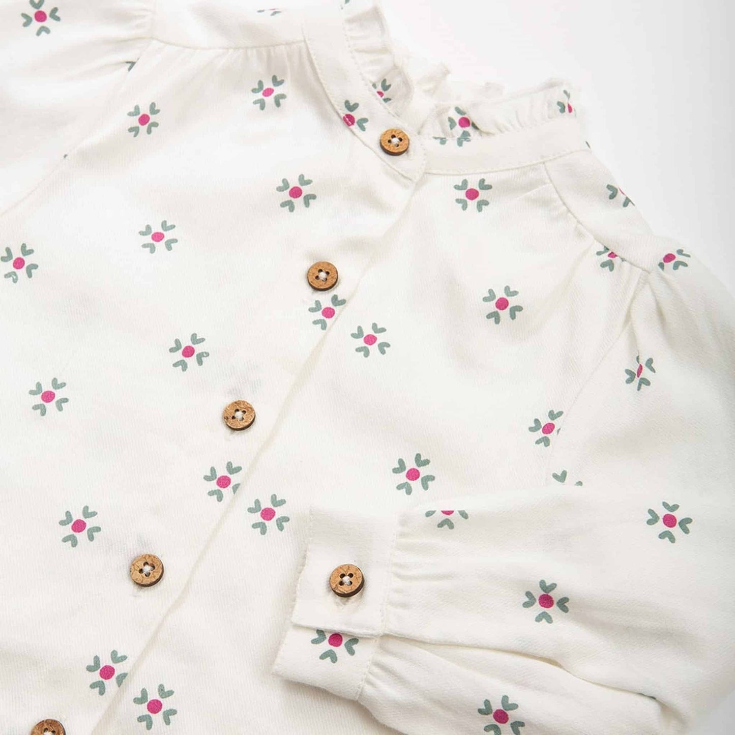 Kite Love Hug Blouse Close-up