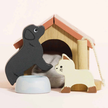 Le Toy Van Wooden Dolls House Pet Set