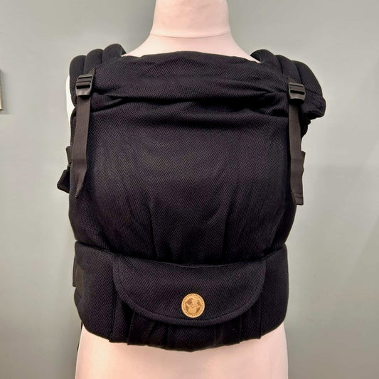 LennyLamb LennyLight Compact Babycarrier Black 02